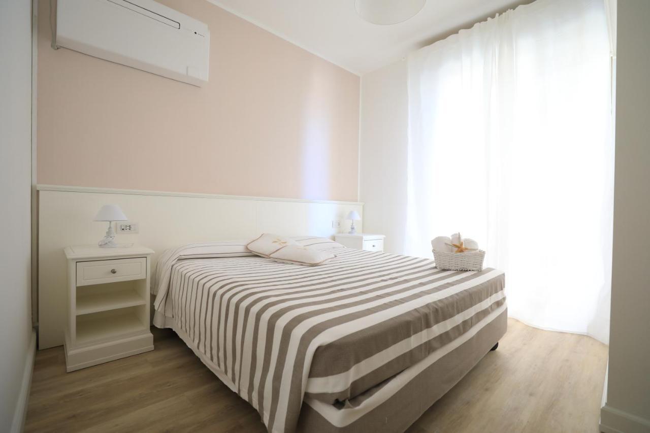 Hotel Continental Pietra Ligure Buitenkant foto