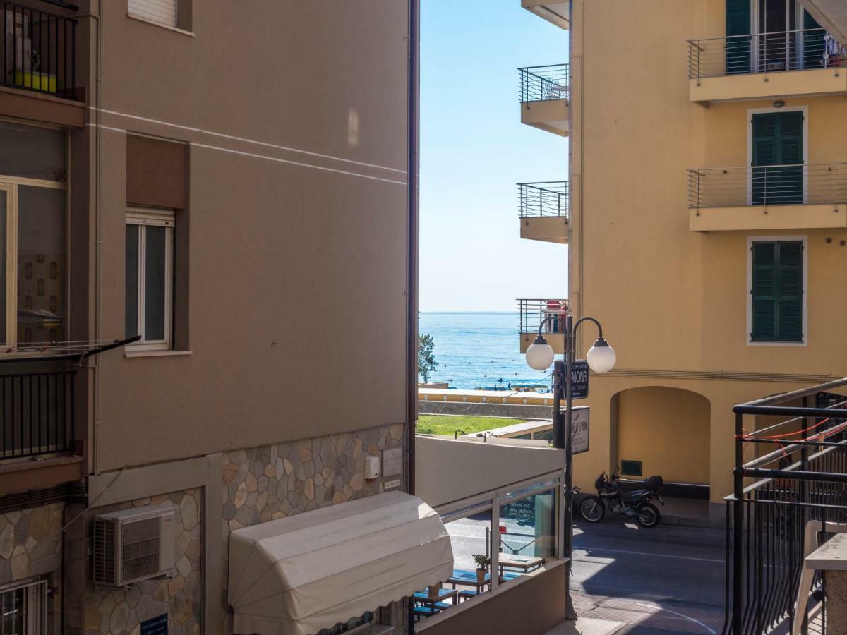 Hotel Continental Pietra Ligure Buitenkant foto
